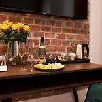 Hive Family House