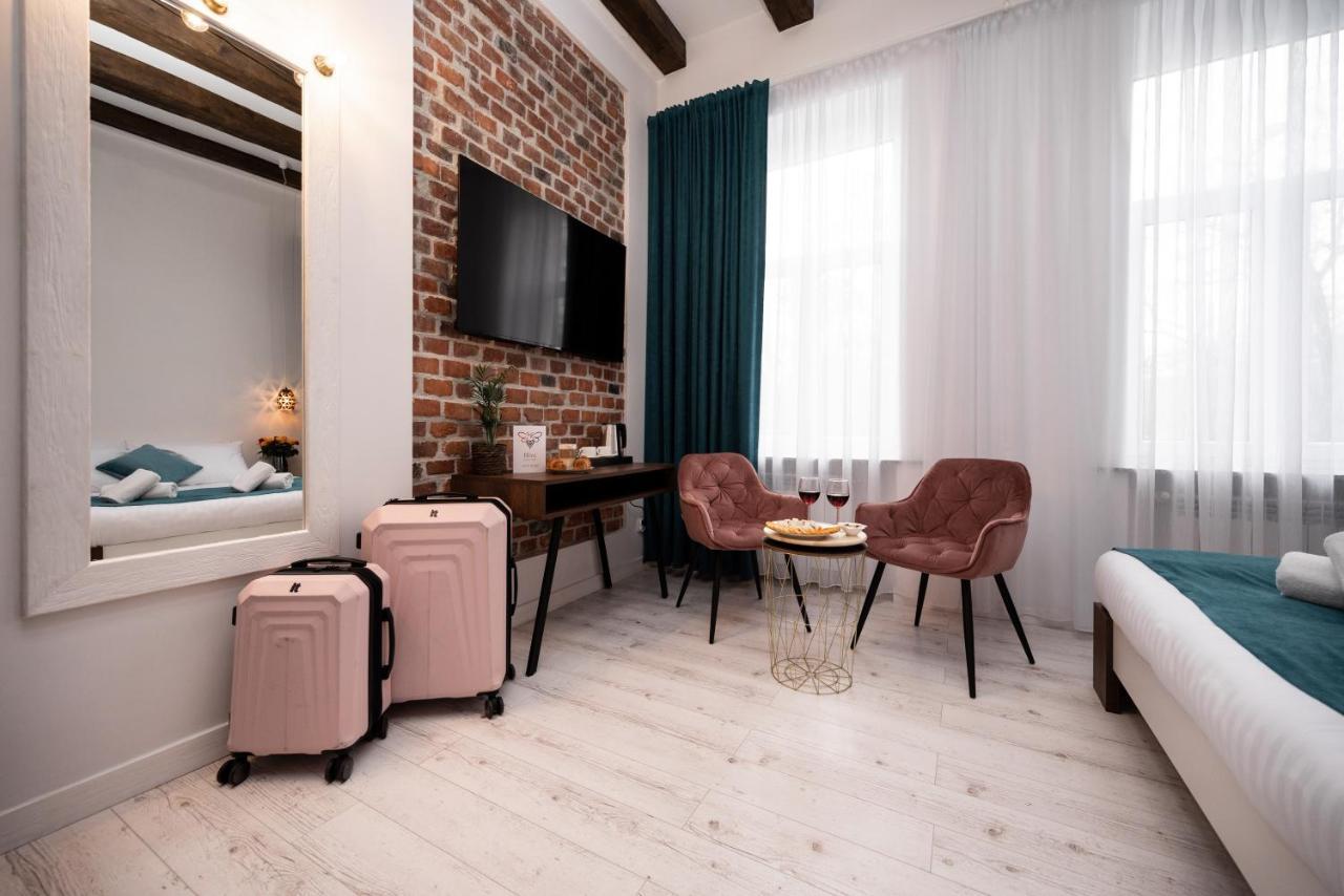 Hive Family House Hotel *