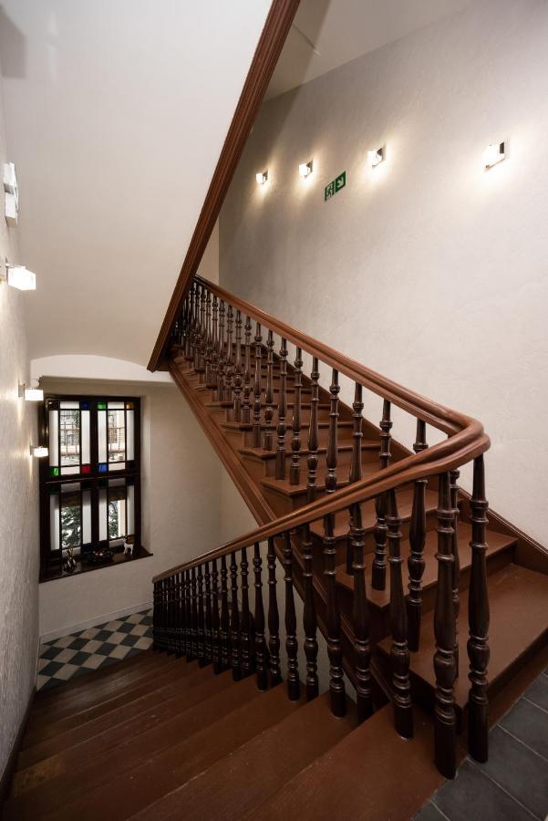 Hive Family House Hotel